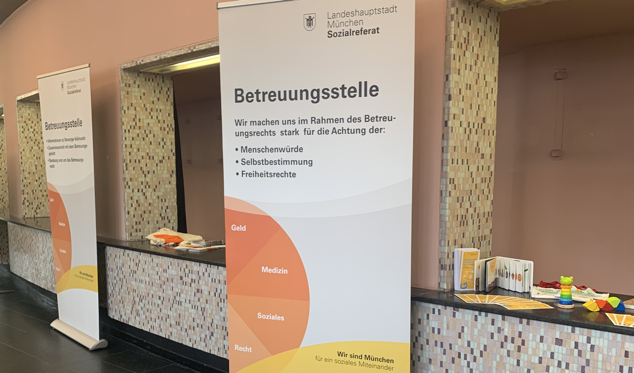 Messerollup und Werbegeschenke der Betreuungsstelle