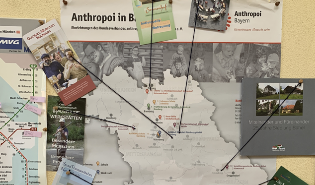 Landkarte von Bayern mit vielen Stellen und Informationen von Anthropoi